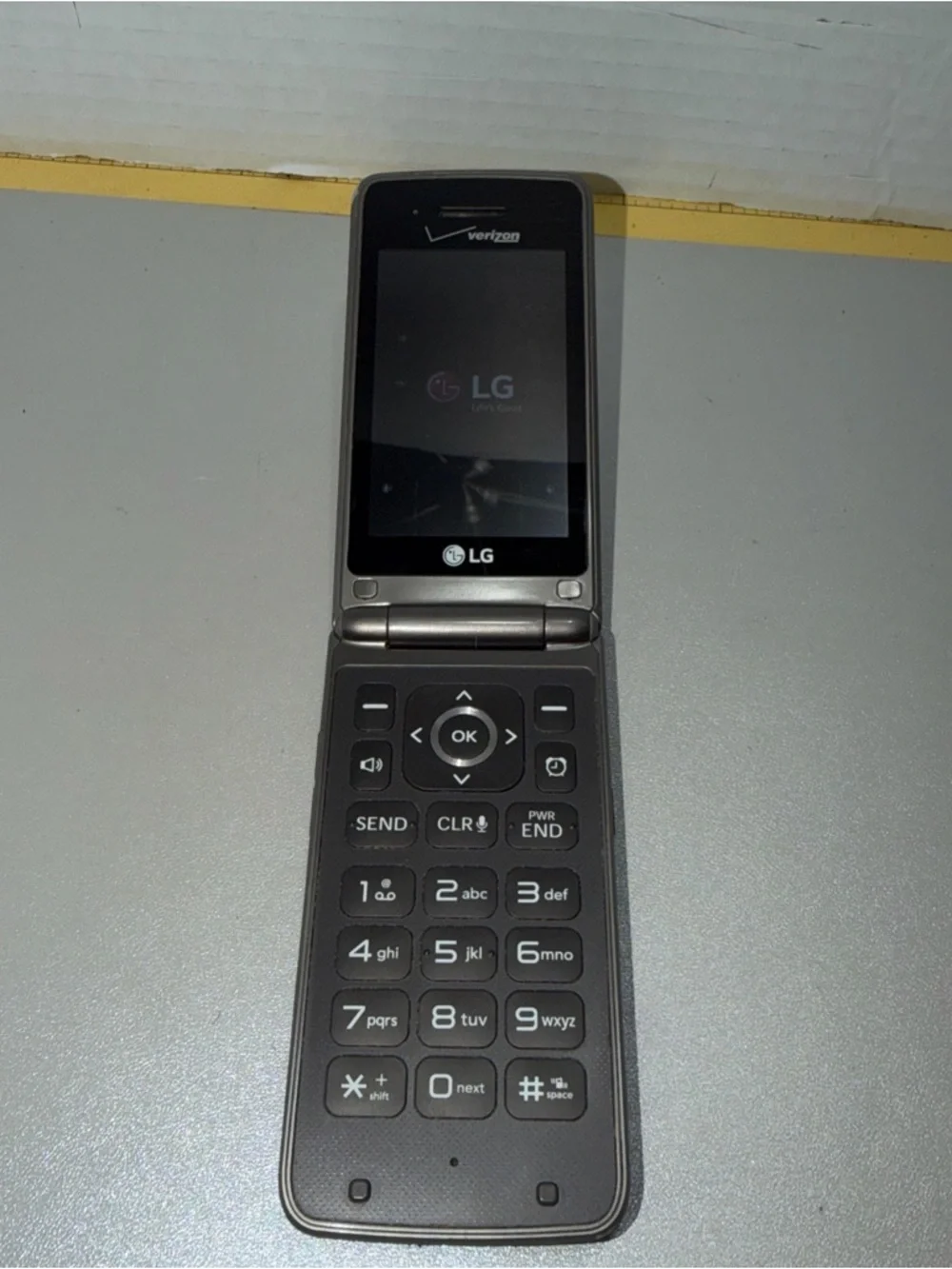 LG Exalt 2 II VN370 - Gray ( Verizon ) Rare Cellular Flip Phone Powers On